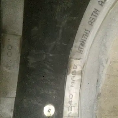 Retaining bands loosely placed over a rubber seal