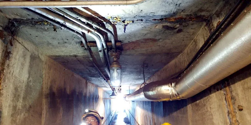 The top of a box-shaped tunnel