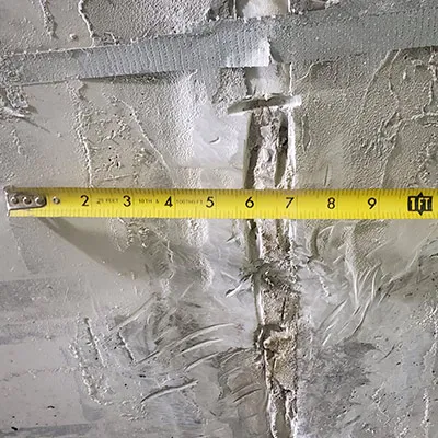 Measuring a joint in a concrete box-shaped pipe