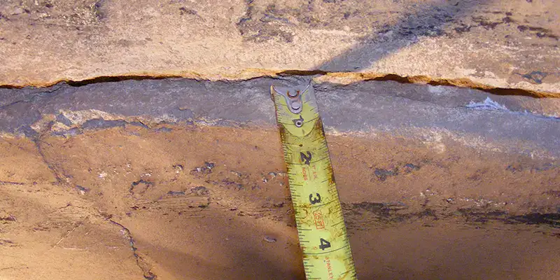 Measuring the offset of a large-diameter pipe joint