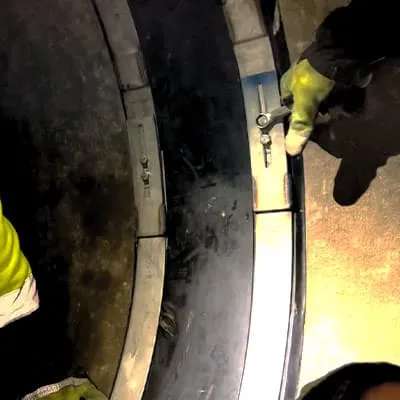 Tightening the bolt on a HydraTite seal