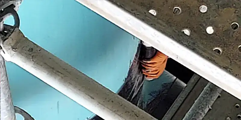 Wrapping a large pipe with HydraWrap